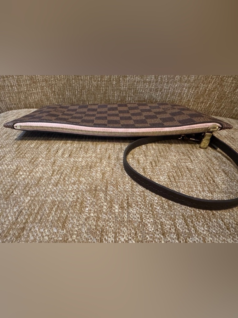 ⭐️ Authentic LV Louis Vuitton Damier Ebene  Neverfull Pouchette Wristlet ⭐️ - Picture 7 of 12